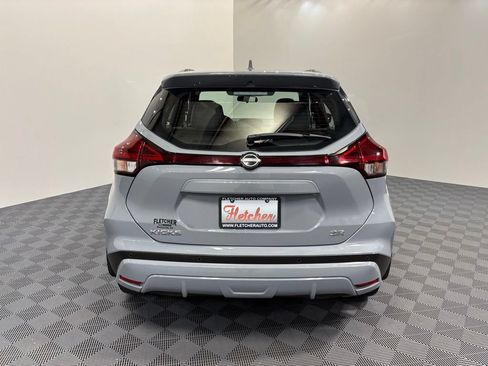 Used 2022 Nissan Kicks SR w/ Premium Package FWD image 5