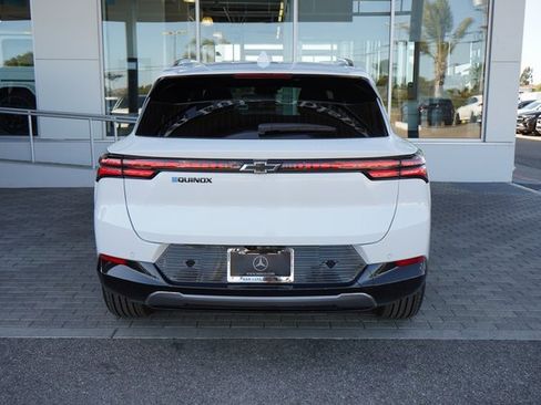 New 2025 Chevrolet Equinox EV LT image 7