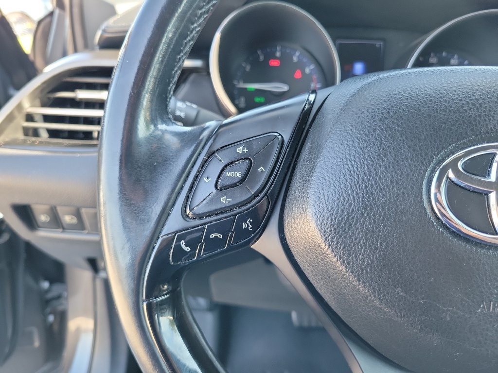 Used 2018 Toyota C-HR XLE FWD image 22