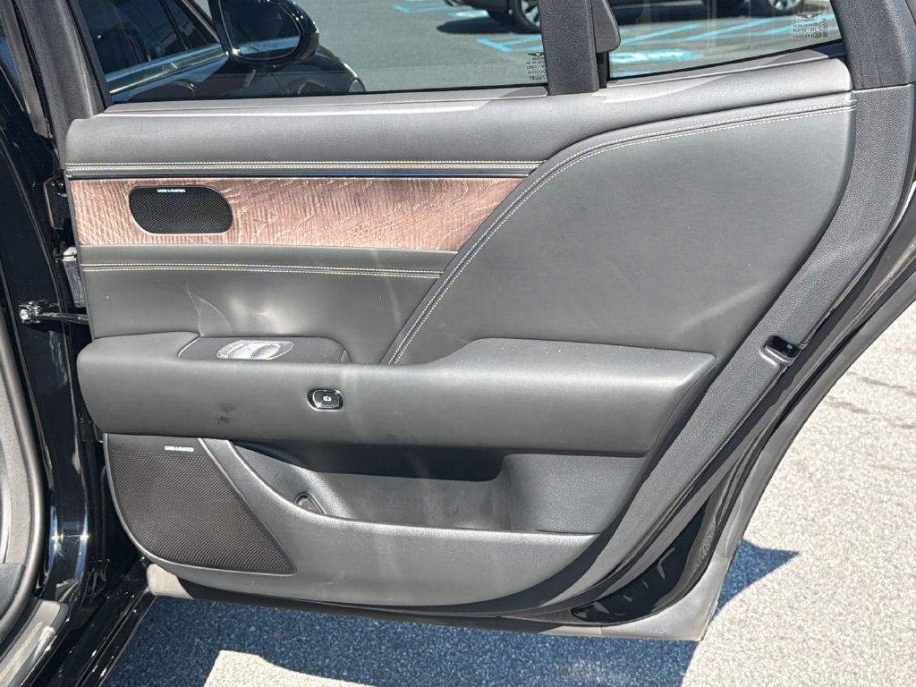 Used 2023 Genesis G90 3.5T AWD/4WD image 18