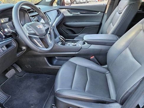 Used 2025 Cadillac XT5 Premium Luxury FWD image 5