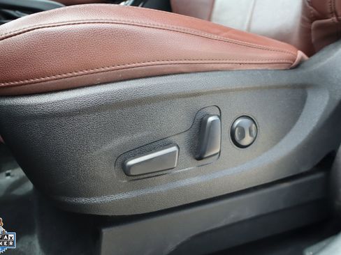Used 2024 Kia Telluride EX w/ EX Captain's Chair Package FWD image 14