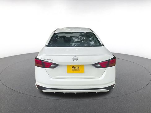 Used 2025 Nissan Altima 2.5 SV FWD image 10