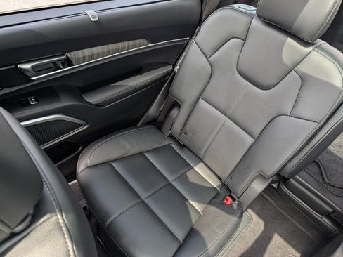 Certified 2025 Kia Telluride SX w/ SX Captain's Chair Package AWD/4WD image 12
