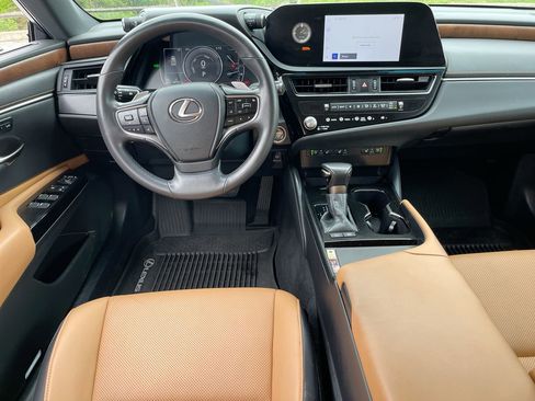 Used 2024 Lexus ES 300h w/ Premium Package FWD image 10