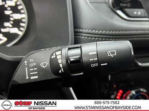 Used 2023 Nissan Rogue SL image 25