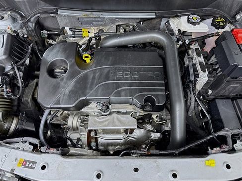 Used 2025 Chevrolet Equinox LT w/ Convenience Package II image 30