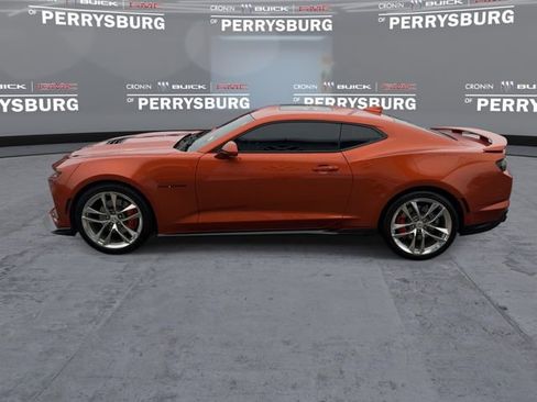 Used 2023 Chevrolet Camaro SS w/ Design Package 3 RWD image 5
