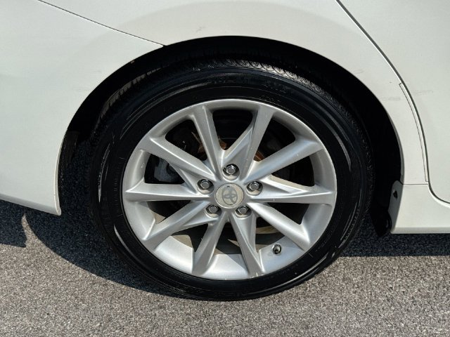 Used 2012 Toyota Prius V Five FWD image 33