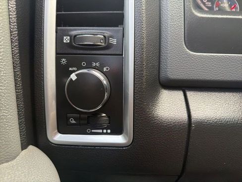 Used 2017 RAM 2500 SLT AWD/4WD image 29