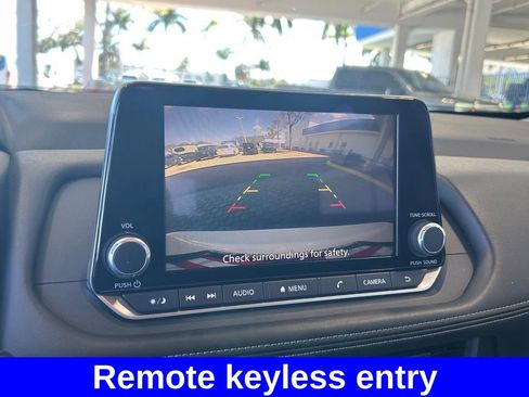 Used 2024 Nissan Rogue S AWD/4WD image 13