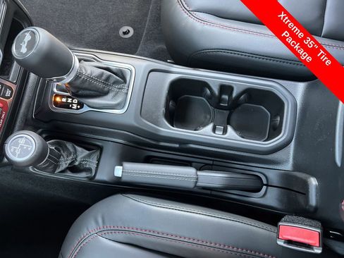 Used 2025 Jeep Wrangler Unlimited Rubicon image 8