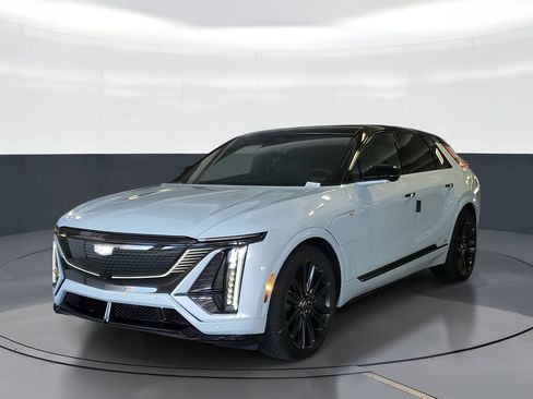 New 2026 Cadillac Lyriq V AWD/4WD image 1