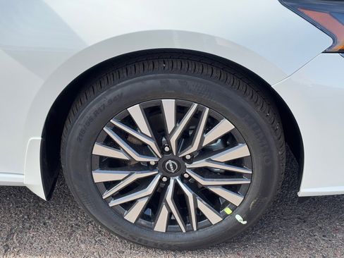 New 2025 Nissan Altima 2.5 SV image 10