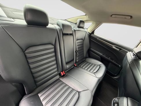 Used 2020 Ford Fusion SEL FWD image 18