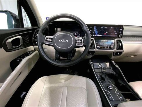 Used 2023 Kia Sorento S w/ Panoramic Sunroof Package FWD image 14