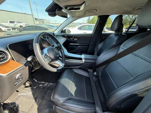 Used 2024 Mercedes-Benz GLC 300 4MATIC image 5