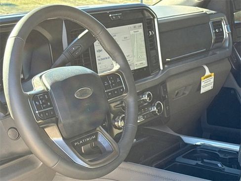 Used 2025 Ford F450 Platinum w/ Platinum Plus Package image 18