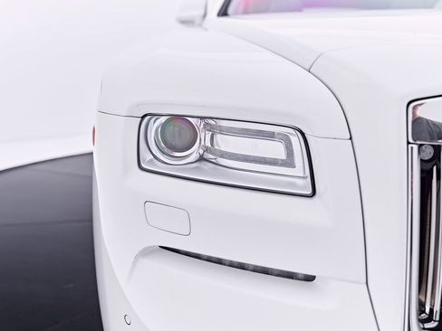Used 2014 Rolls-Royce Wraith RWD image 24