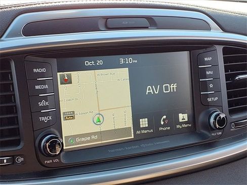 Used 2019 Kia Sorento SX image 17