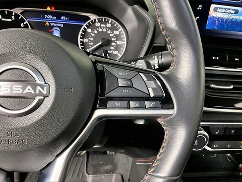 Used 2023 Nissan Altima 2.5 SR w/ SR Premium Package image 12