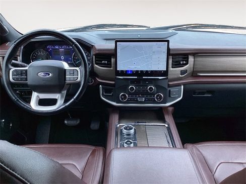 Used 2023 Ford Expedition Limited image 10