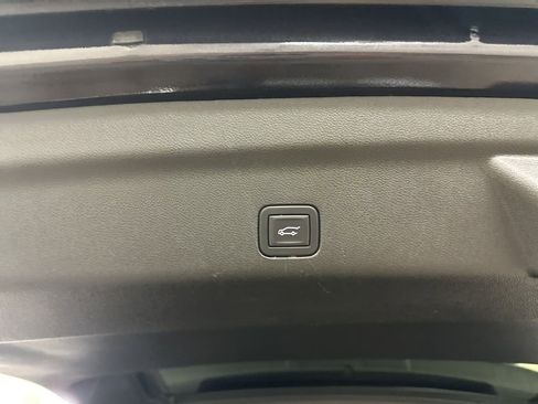 Used 2024 Chevrolet Tahoe Premier image 28