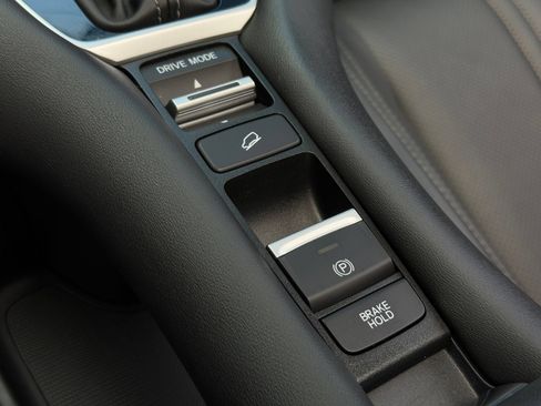 Used 2024 Honda HR-V EX-L image 35
