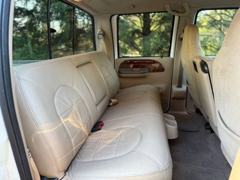 Used 2000 Ford F250 Lariat image 25