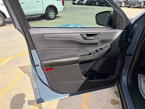 Used 2024 Ford Escape Active w/ Cold Weather Package FWD image 9