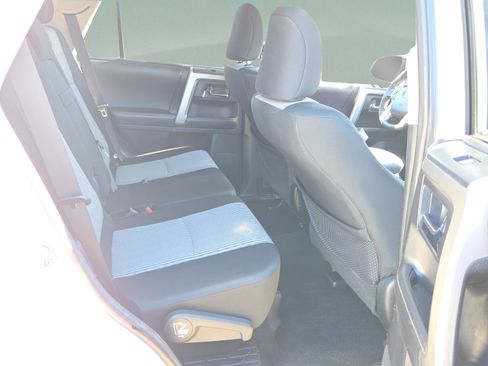 Used 2015 Toyota 4Runner SR5 image 13