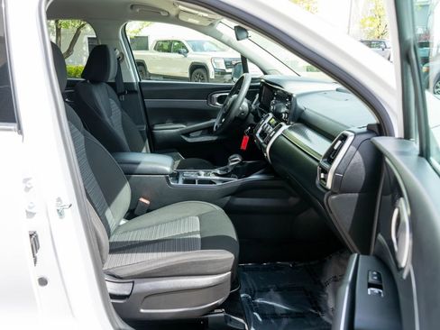 Used 2021 Kia Sorento LX FWD image 10