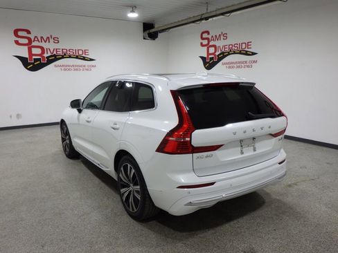 Used 2022 Volvo XC60 B6 Inscription w/ Advanced Package image 3