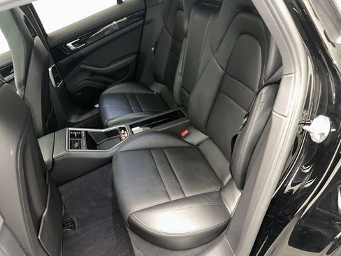 Used 2018 Porsche Panamera 4 image 13