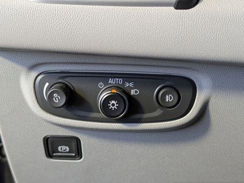 Used 2018 GMC Terrain SLT w/ Preferred Package image 17