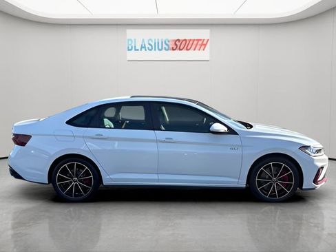 Used 2025 Volkswagen Jetta GLI Autobahn image 2