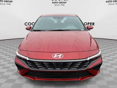 Certified 2025 Hyundai Elantra SEL w/ Cargo Package image 2