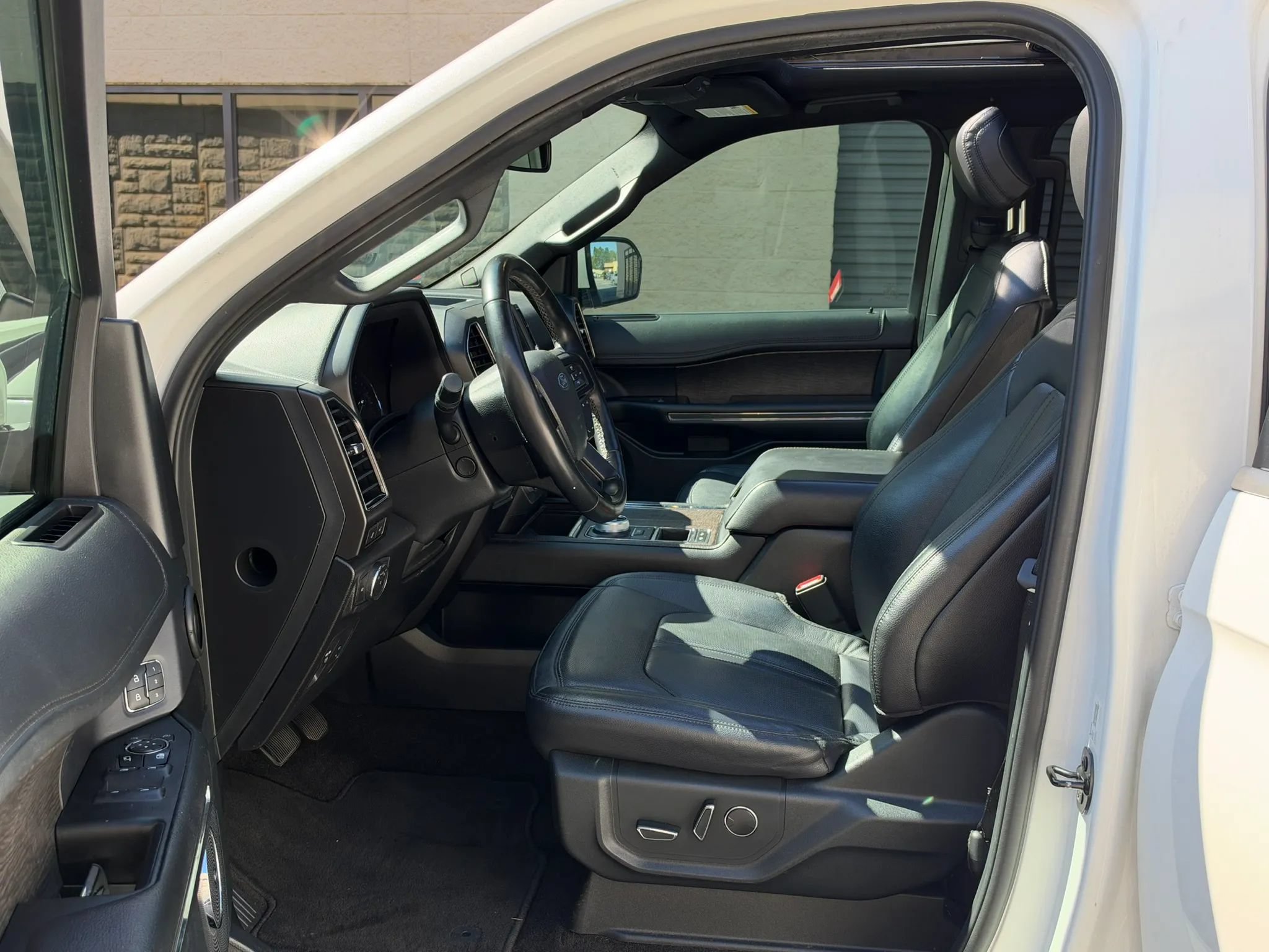 Used 2020 Ford Expedition Max Limited w/ Equipment Group 302A RWD image 23