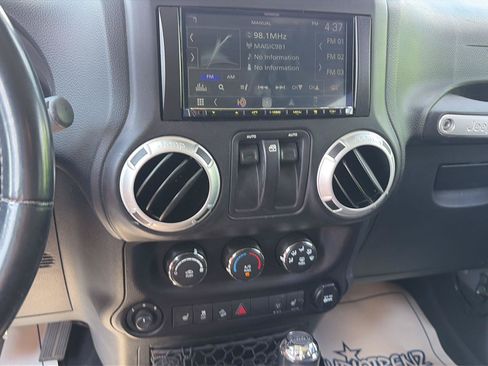 Used 2015 Jeep Wrangler Sahara w/ Connectivity Group AWD/4WD image 6
