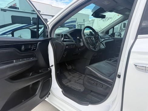 Used 2023 Honda Odyssey Elite image 16