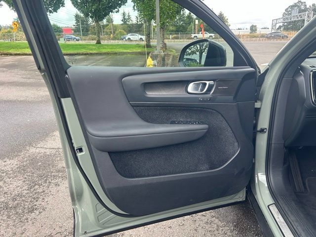 Used 2023 Volvo C40 P8 Recharge Ultimate AWD/4WD image 15