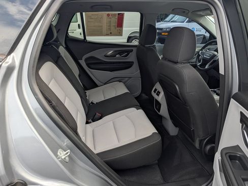 Used 2024 GMC Terrain SLE w/ Fleet Convenience Package FWD image 15