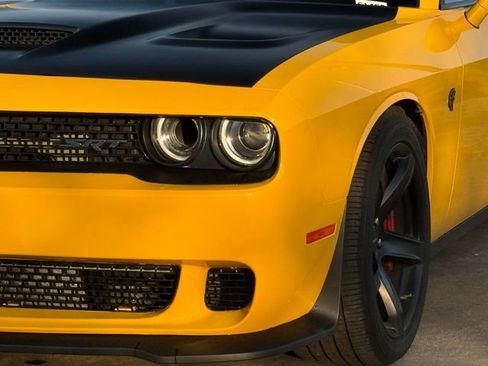 Used 2017 Dodge Challenger SRT Hellcat image 11