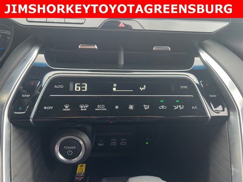 Used 2024 Toyota Venza XLE image 22