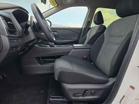 Used 2023 Nissan Rogue SV AWD/4WD image 10