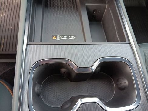 New 2026 GMC Acadia AT4 w/ LPO, Floor Liner Package AWD/4WD image 17