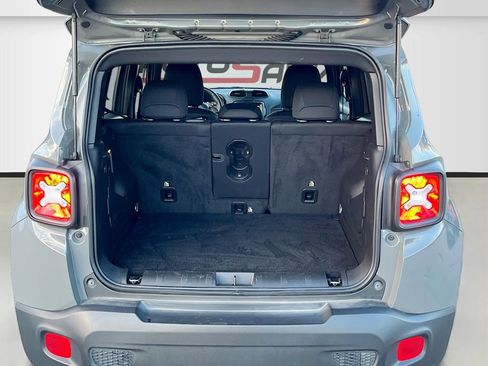 Used 2022 Jeep Renegade Altitude w/ Convenience Group image 26