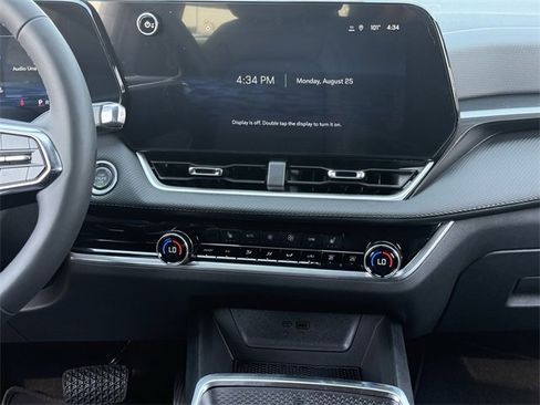 New 2026 Chevrolet Equinox LT w/ Convenience Package II image 14