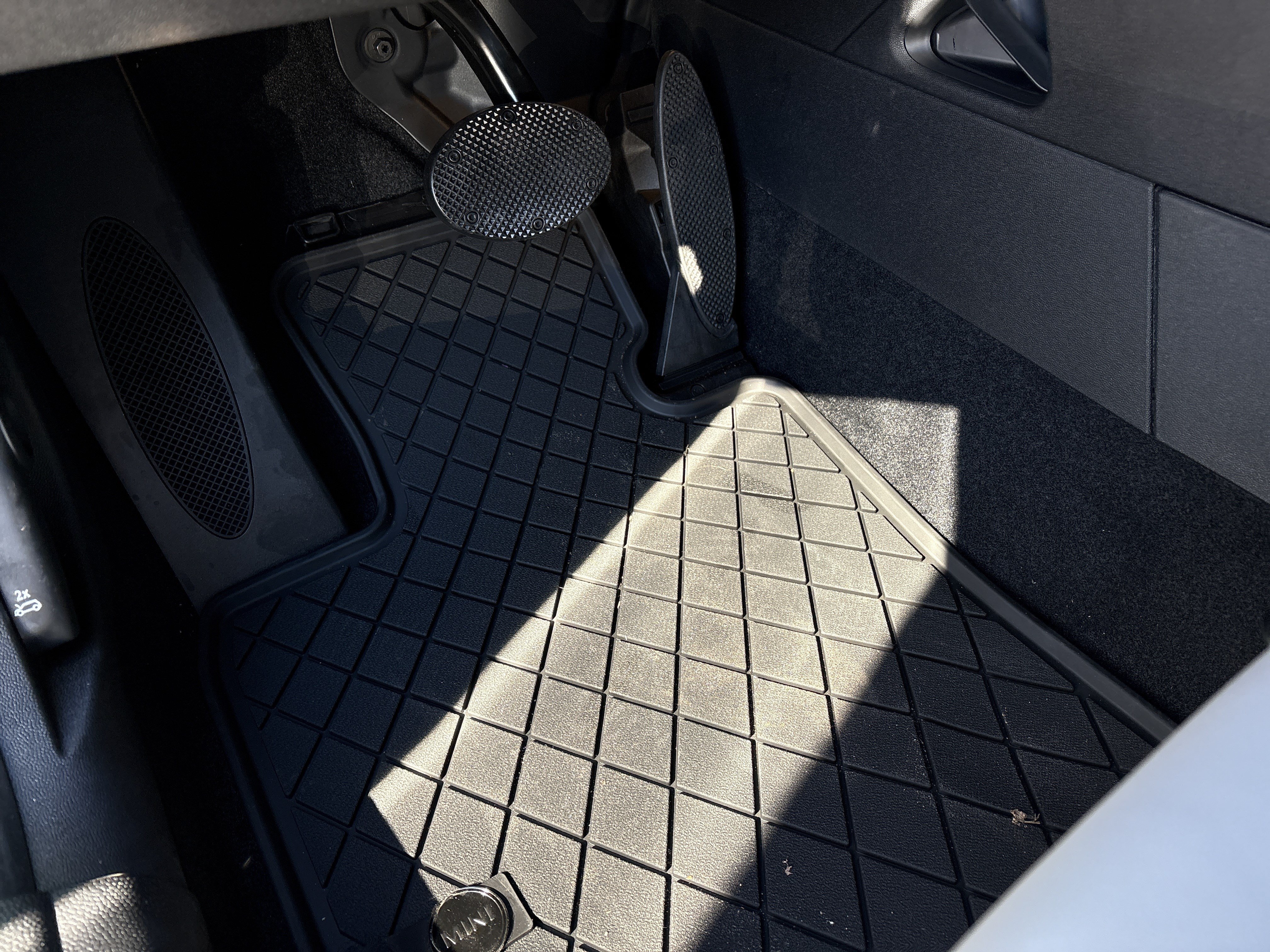 Used 2026 MINI Cooper 2-Door Hardtop FWD image 10