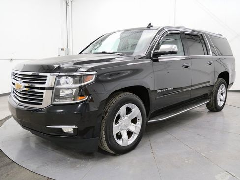 Used 2016 Chevrolet Suburban LTZ image 3